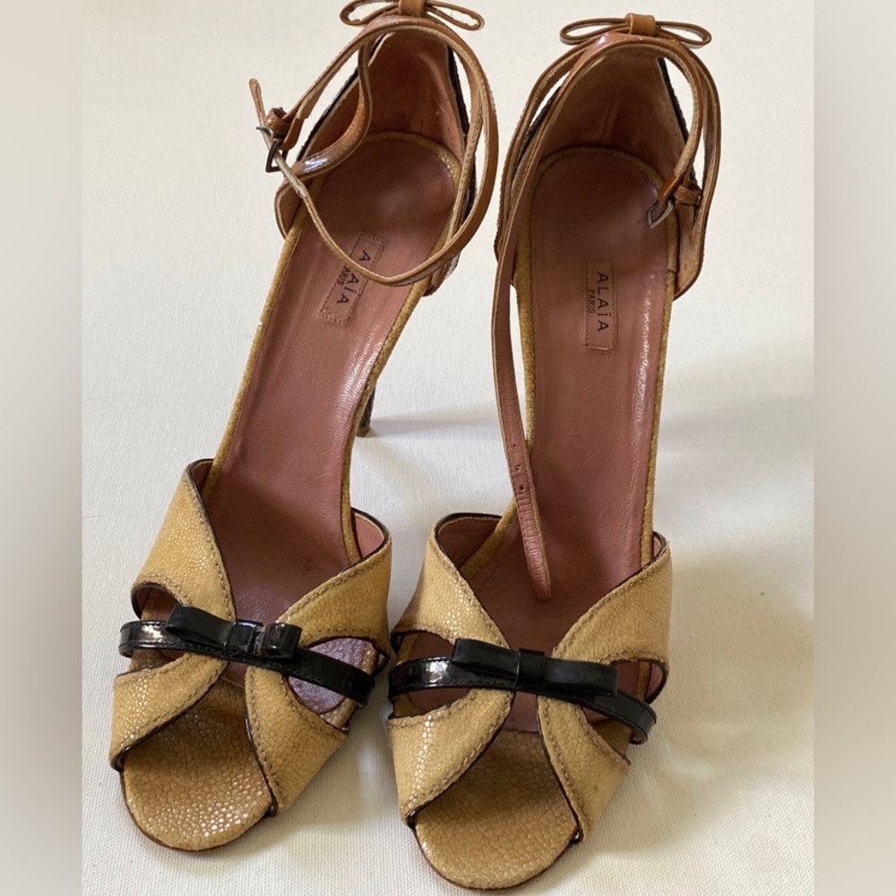 Alaia Paris authentic stingray heels. Size 40.